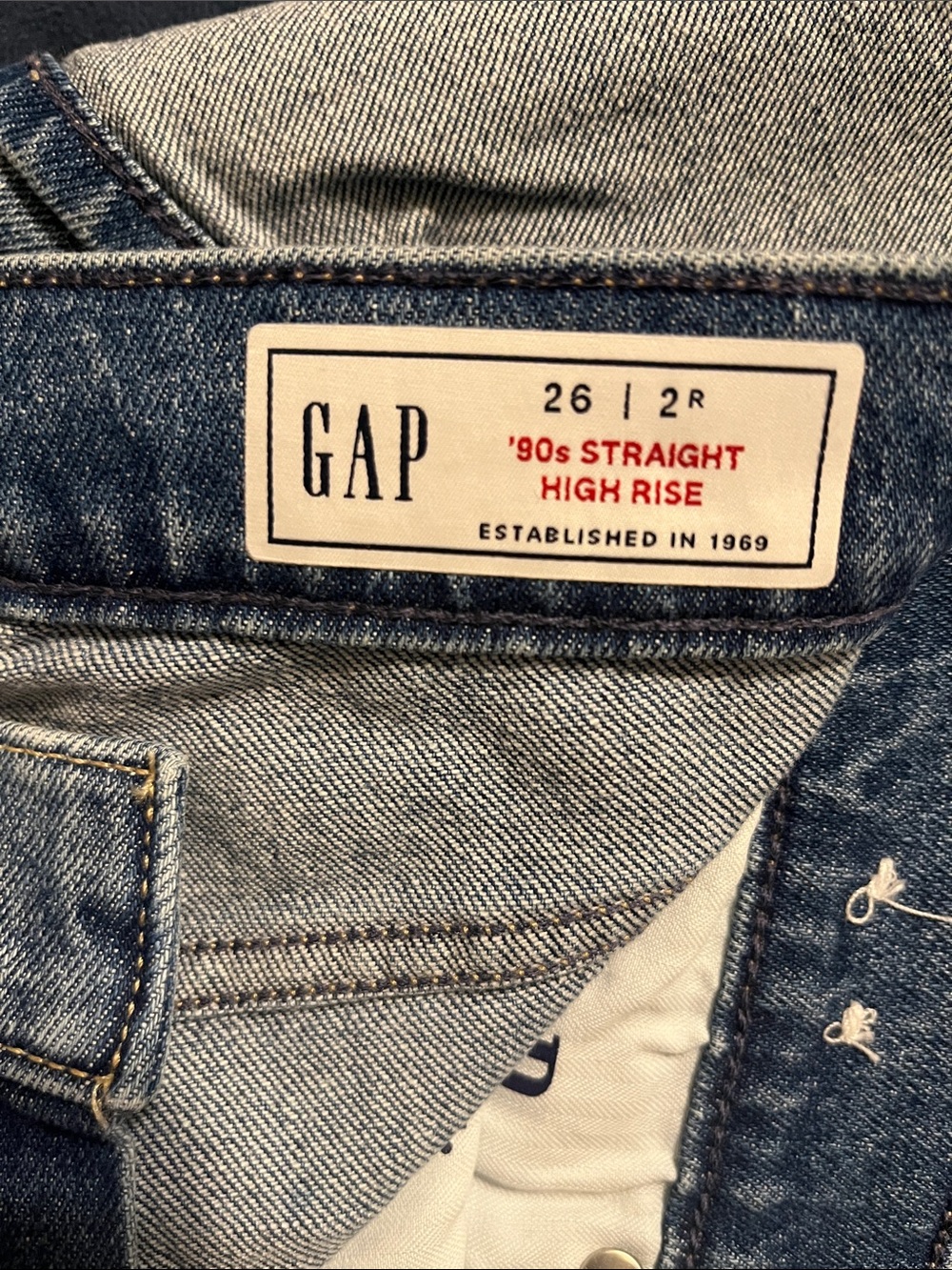 GAP Women's 90’s Straight High Rise Cuffed Jeans - Light/Medium Blue Wash 26/2 R - Picture 5 of 5